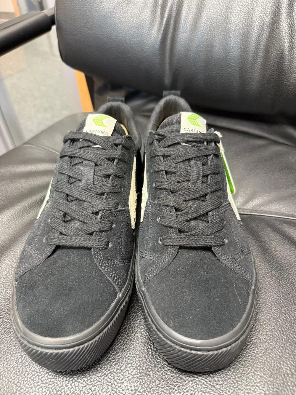 Cariuma Catiba Pro Low Men’s Black Suede Sneakers - NWT